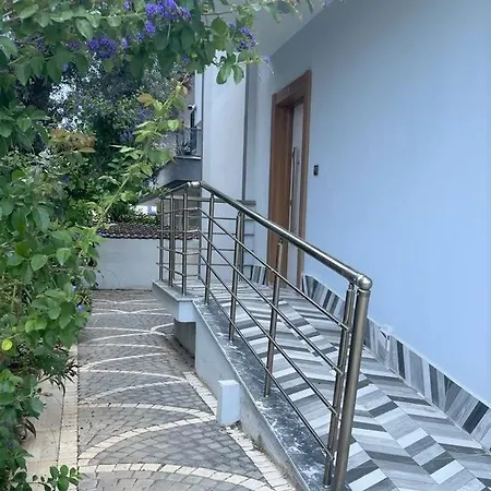 Wohnung-500m Zum *
